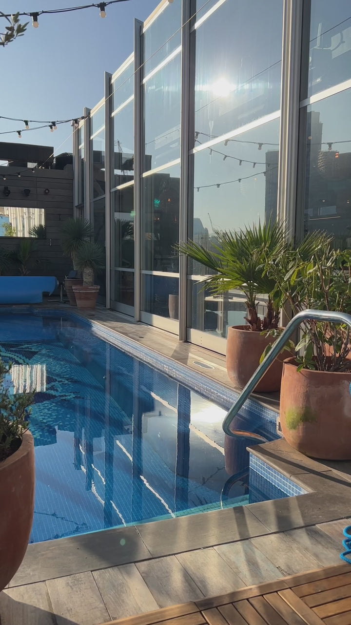 Poolside Splash Iridescent Candle